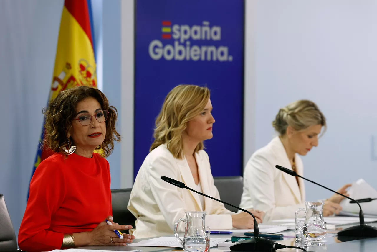 maria jesus montero pilar alegria yolanda diaz