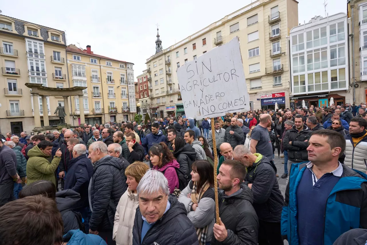 nekazariak_gasteiz_protesta efe