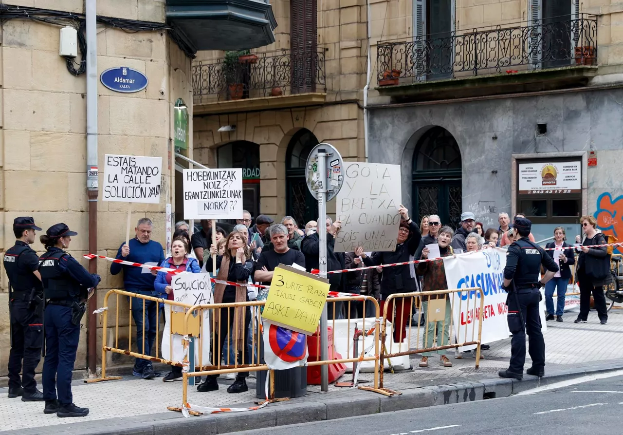 Protesta-vecinos-parte vieja-san sebastian-efe