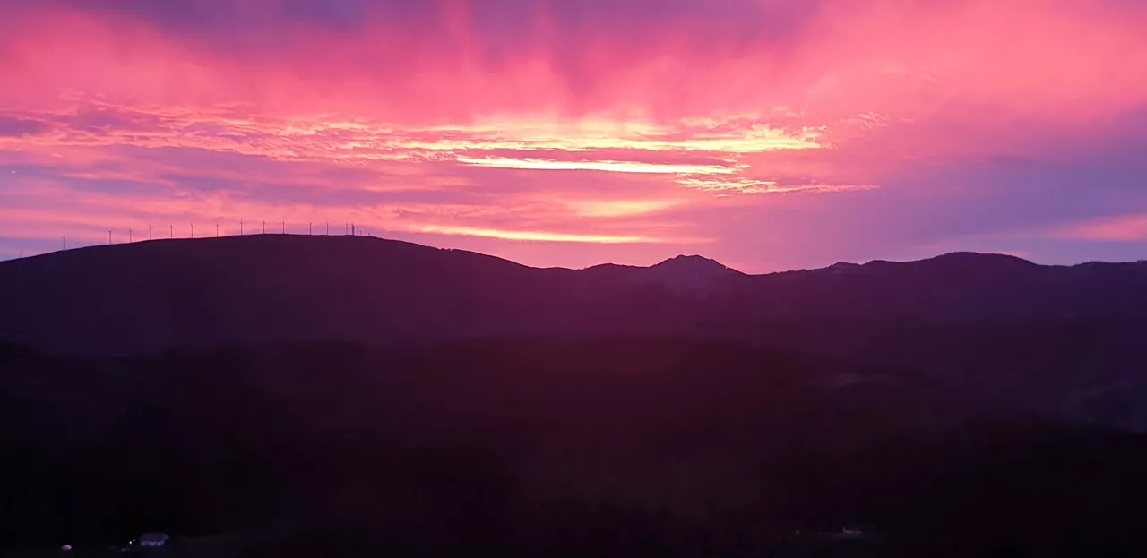 ATARDECER ARANTZAZU VIENTO SUR CALOR EN INVIERNO Maite Menendez