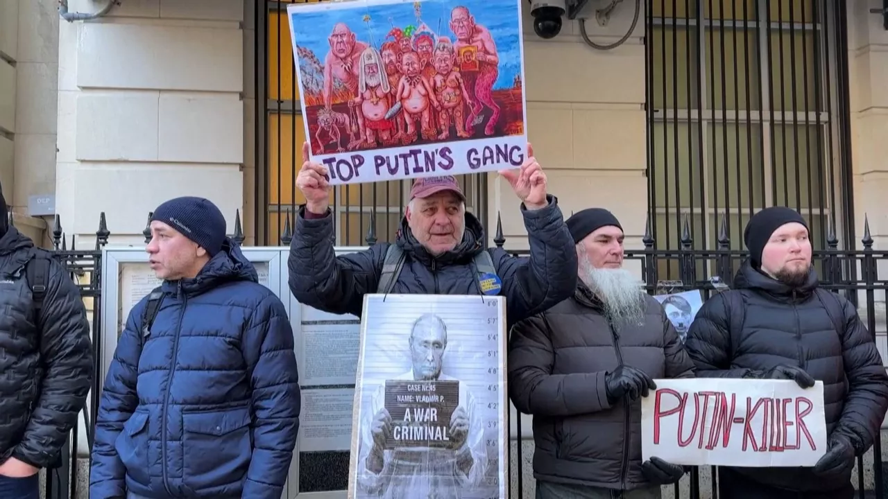 20240217084425_navalni-putin-protestak-new-york_