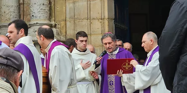 Juan Maria Uriarte Donostiako gotzain emerituaren omenezko hileta-elizkizuna. Argazkia: EITB
