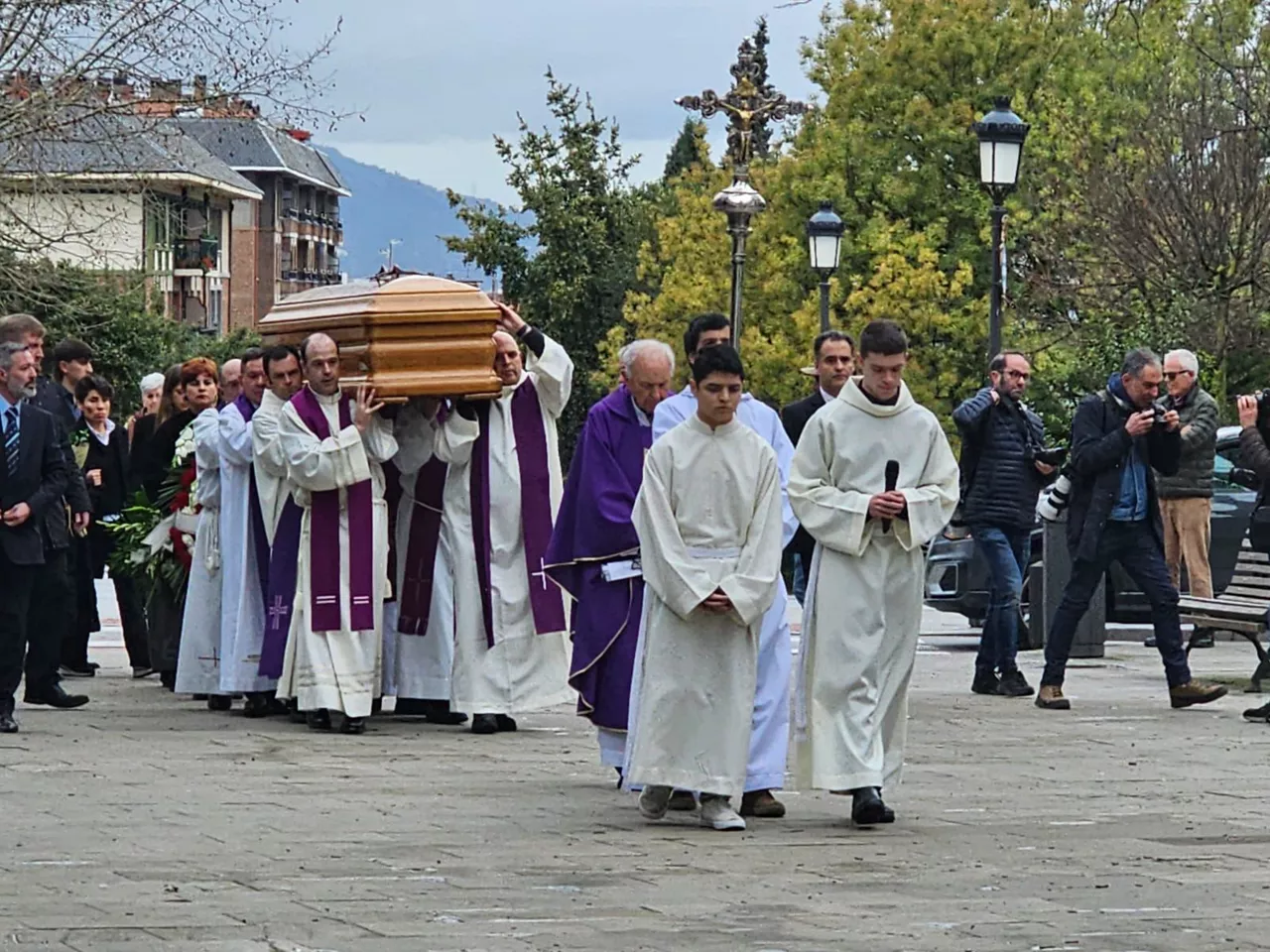 obispo-uriarte-funeral