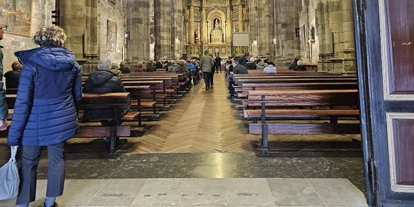 Juan Maria Uriarte Donostiako gotzain emerituaren omenezko hileta-elizkizuna. Argazkia: EITB