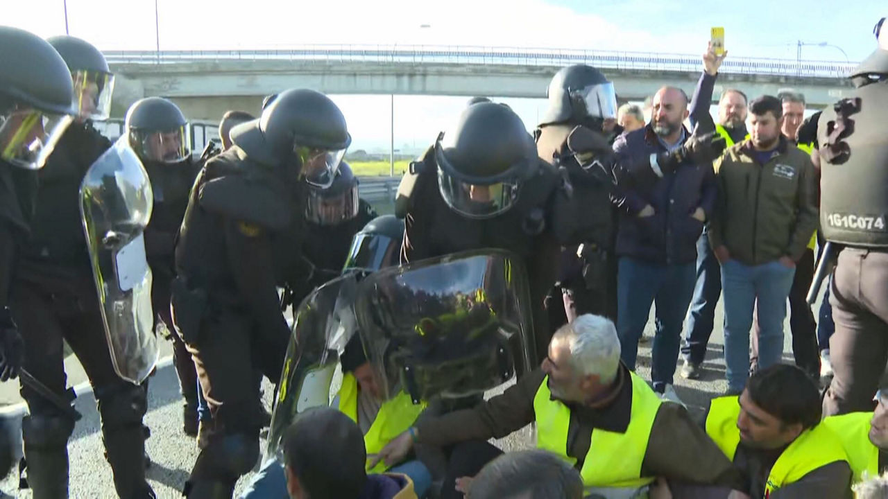 20240221103417_protesta-agricultores-a42_