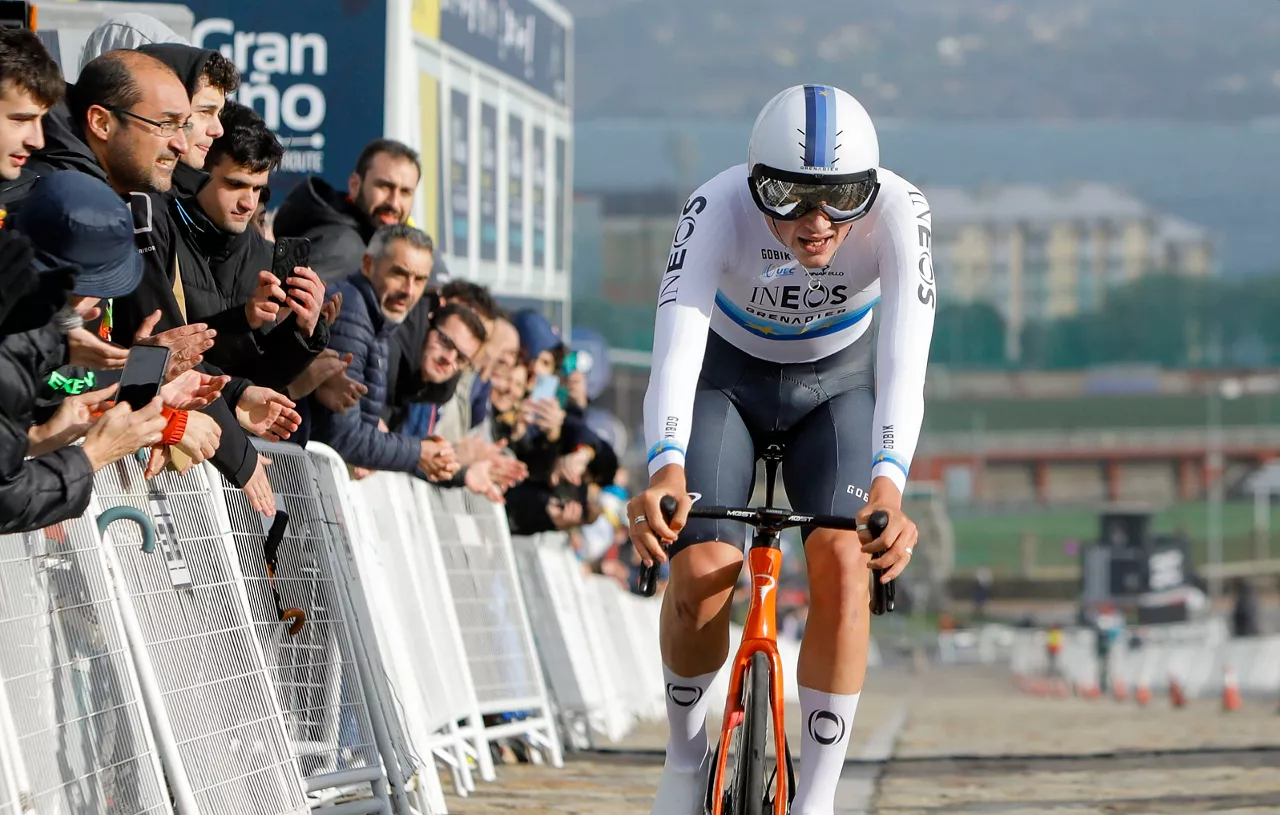 Tarling, O Gran Camiñoko lehen erlojupekoan. FOTO: EFE