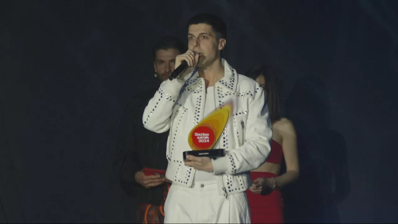 Pello Reparaz, saria jasotzen