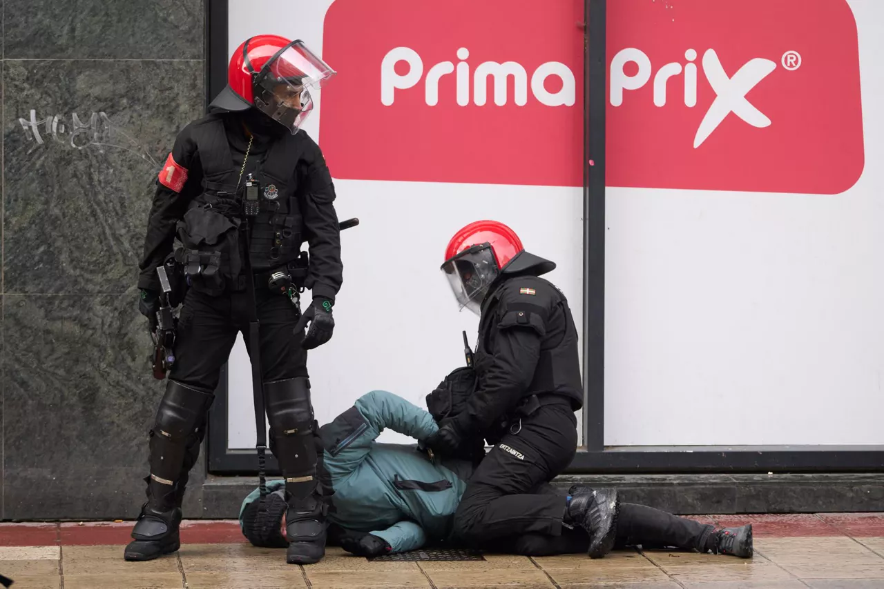 detenido-vitoria-3-marzo-manifestacion-efe