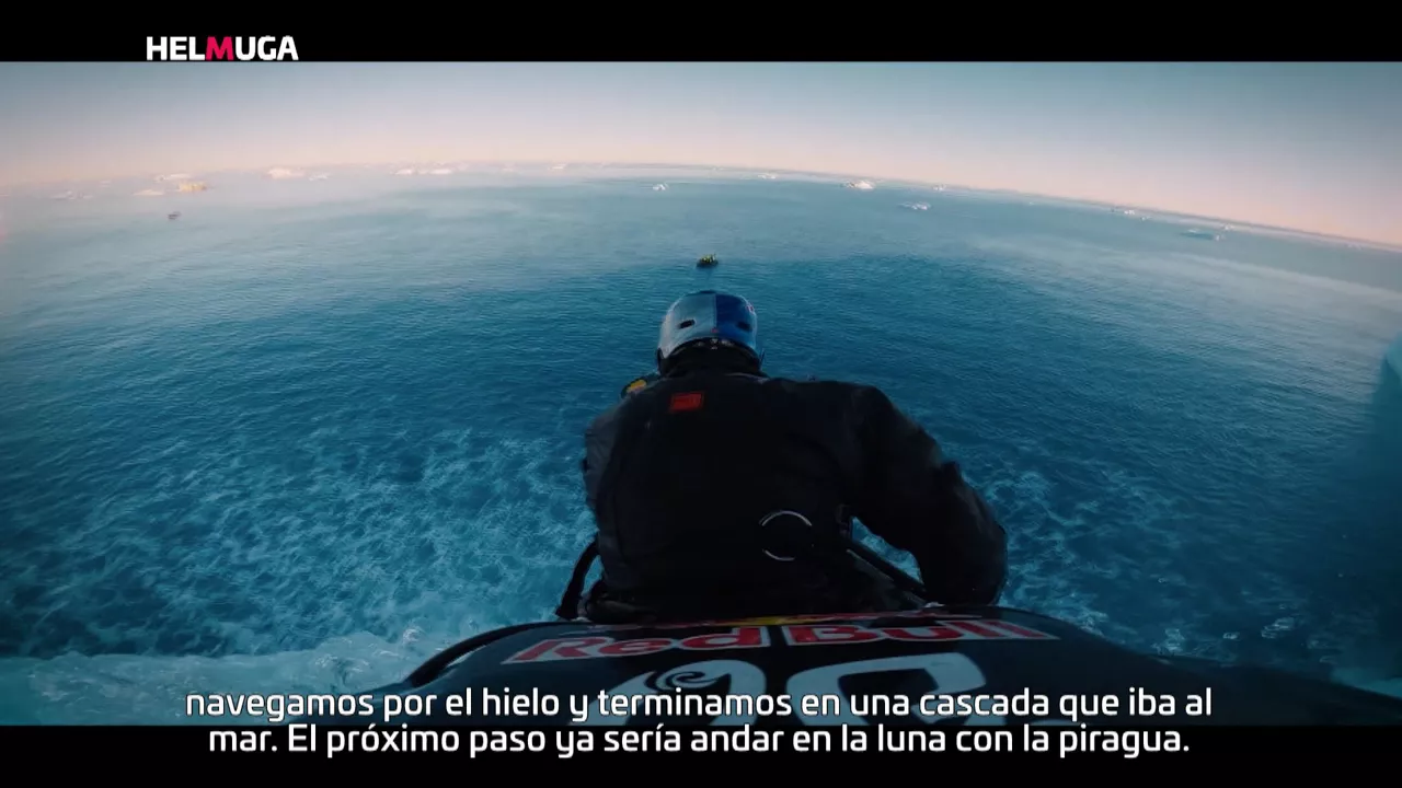 El kayakista extremo Mikel Sarasola, este domingo, en el programa "Helmuga" de ETB1