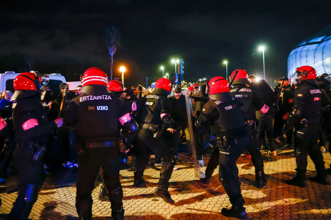 altercados istiluak ertzaintza -reale-arena-anoeta-partido- partida donostia efe