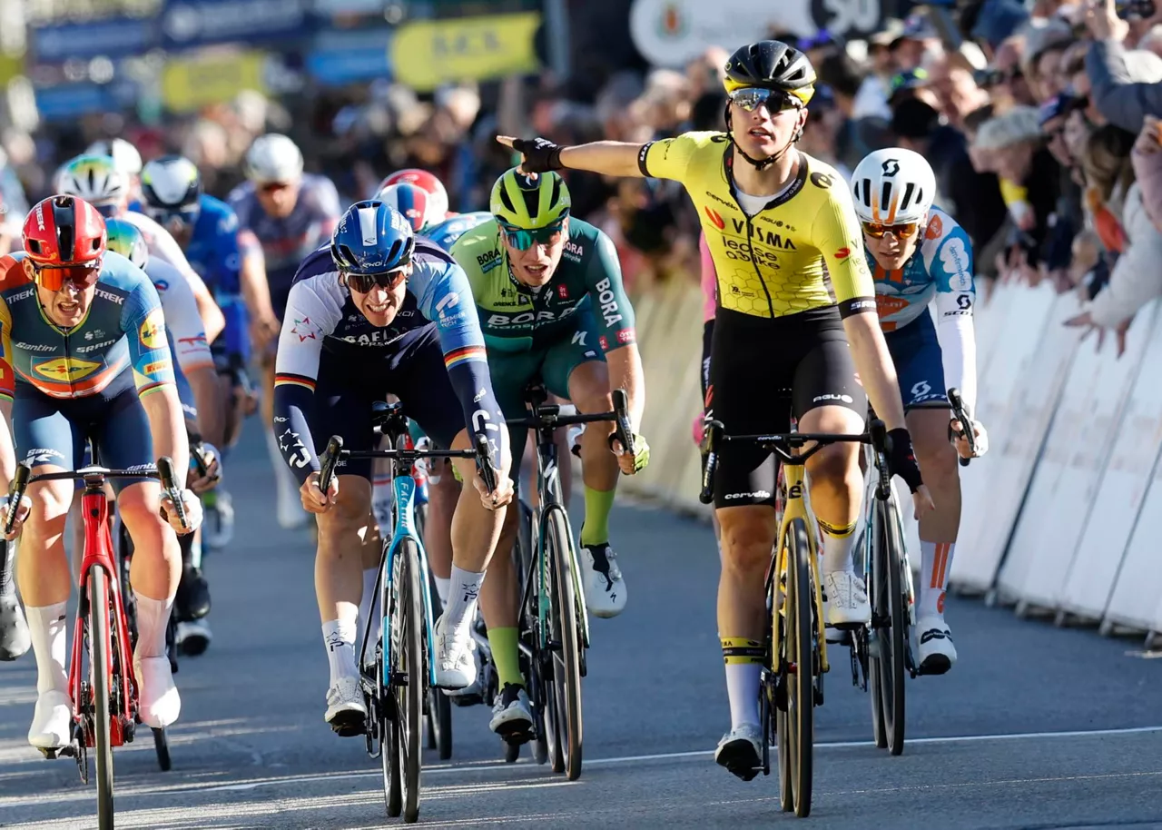 Olav Kooijek esprint bikaina egin du, eta merezita gailendu da. Agazkia: EFE.