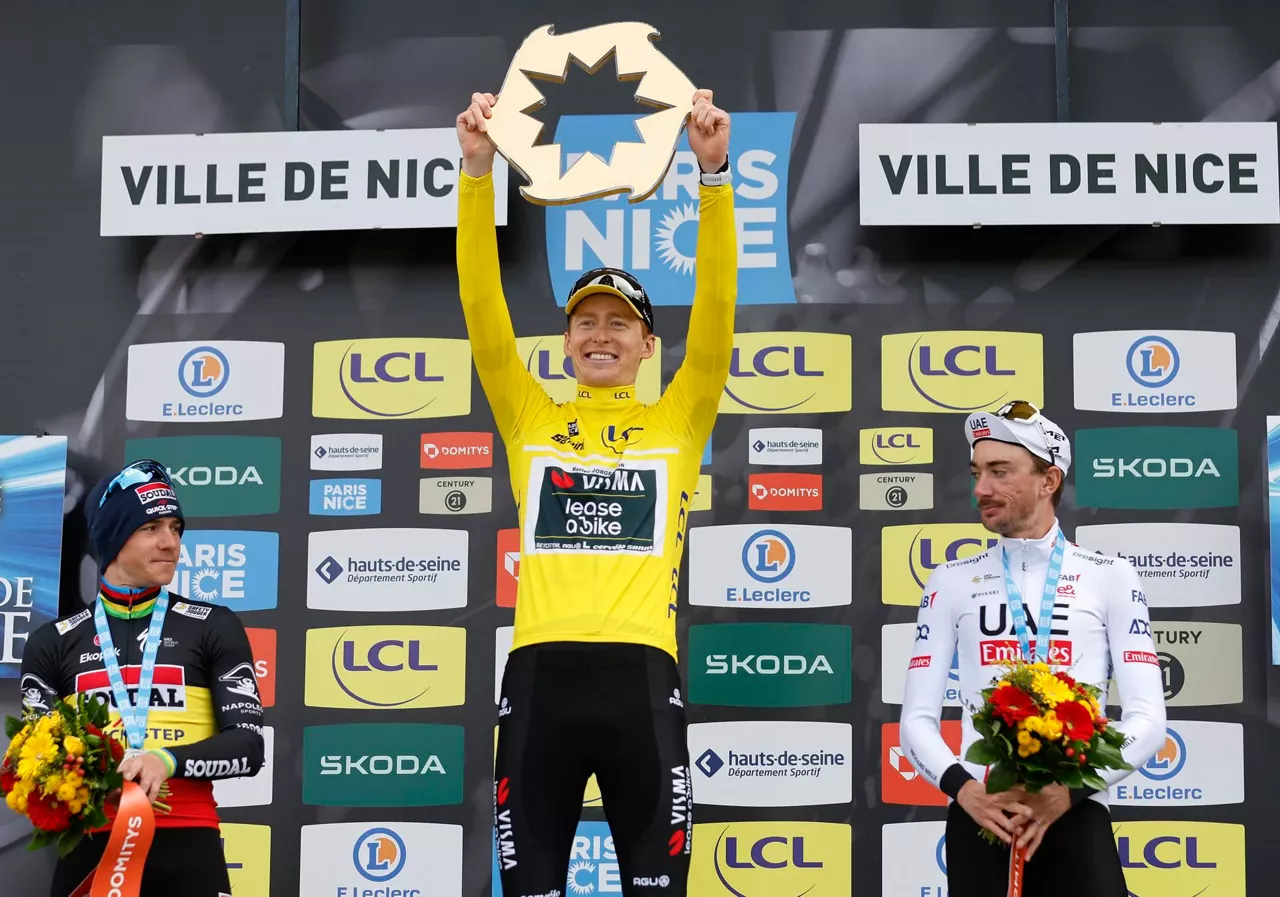 Matteo Jorgenson, Remco Evenepoel eta Brandon McNulty podiumean. Argazkia: EFE