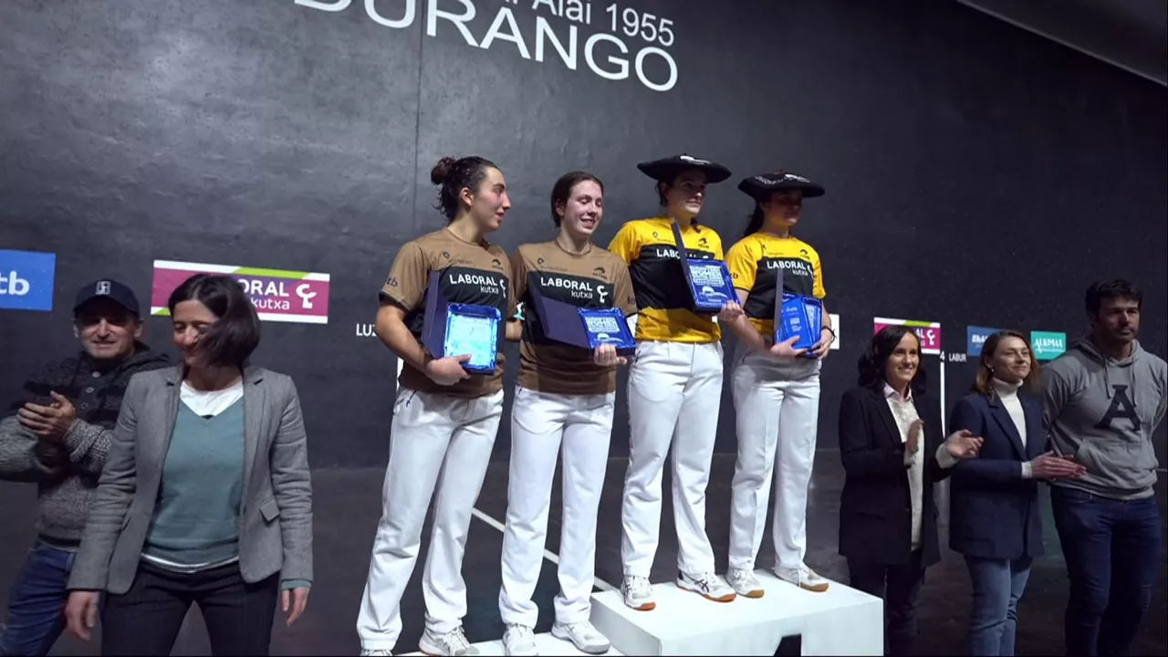 20240311230312_txapeldunak-podiumean_