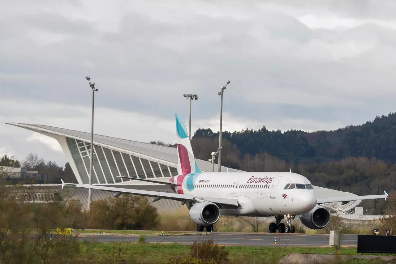 aeropuerto-bilbao-eruowings-efe