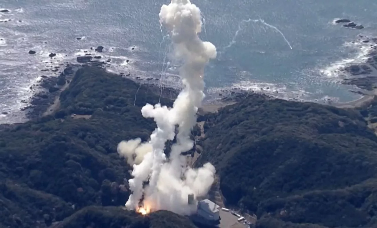 japonia japon leherketa explosión satelite reuters