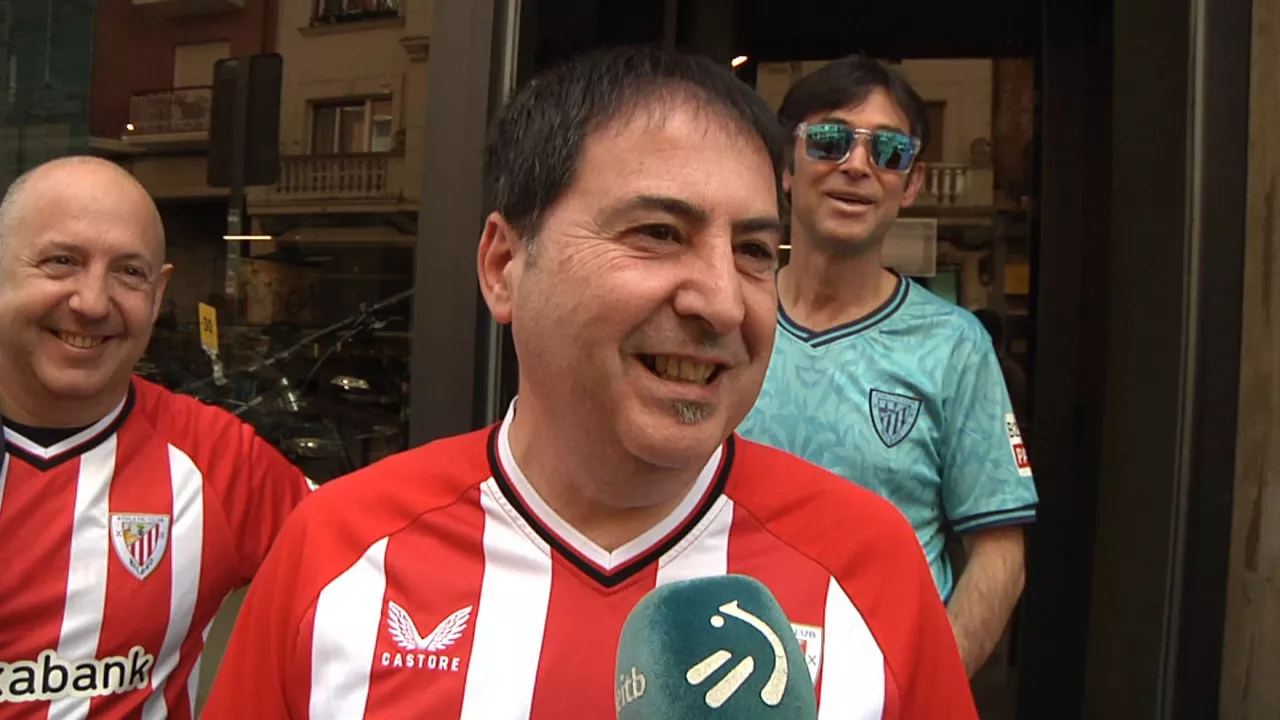Athleticeko eta Alaveseko jarraitzaileak Bilboko kaleetan.