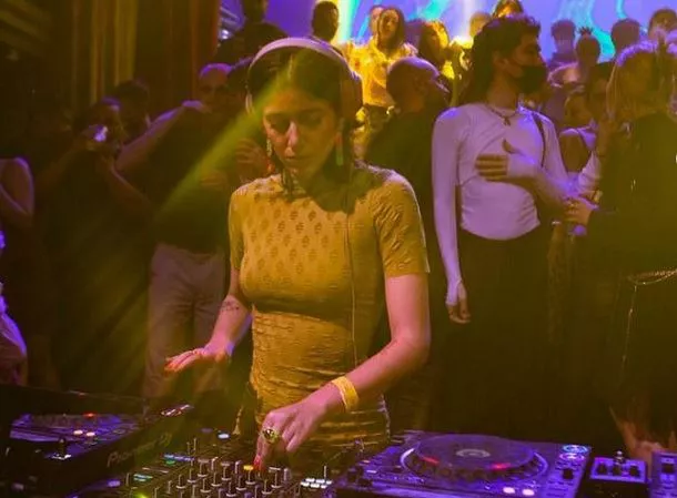 Tina, Karne Kulture dj kolektiboko kidea