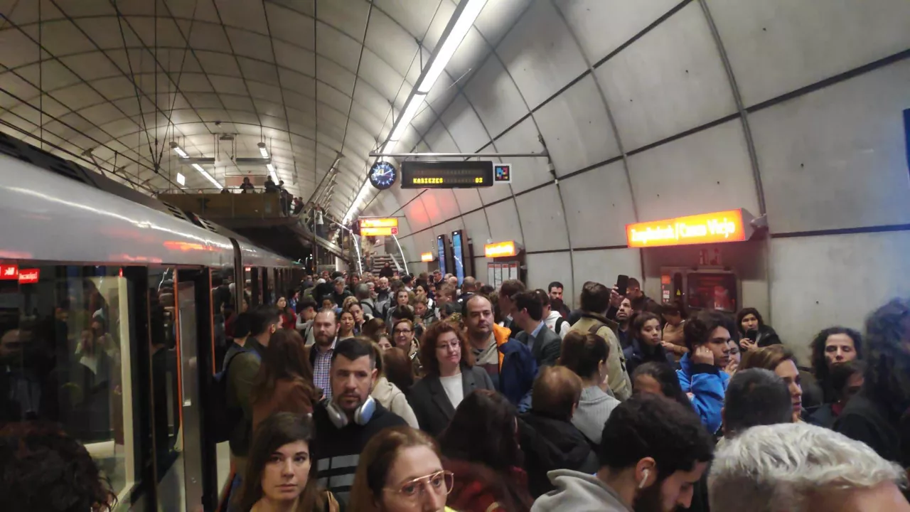 metro-bilbao-retrasos- atzerapenak bilboko metroa eitb