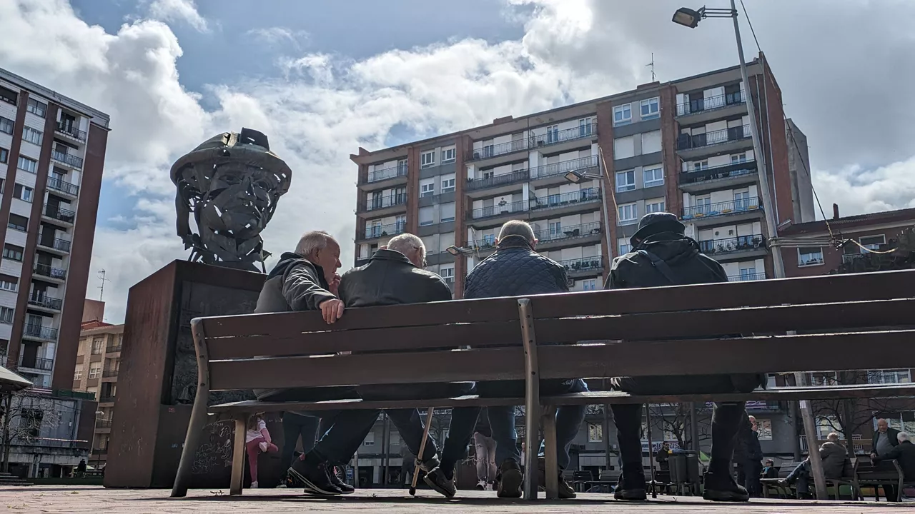 ADINEKOAK SESTAO PERSONAS MAYORES EGILEA SABINO DE BILBAO ATXA