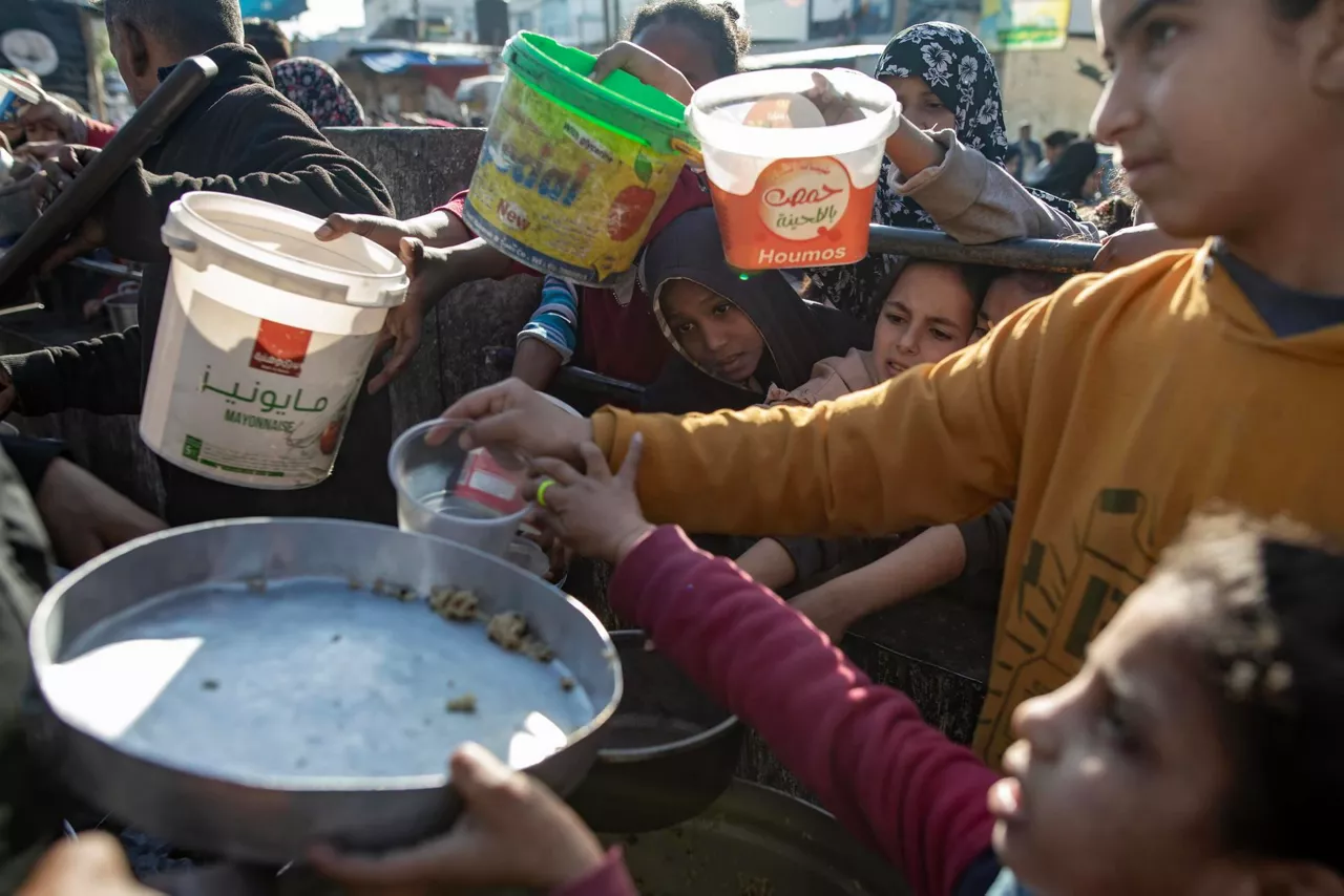 ayuda-humanitaria-unrwa-rafah-gaza-efe-2