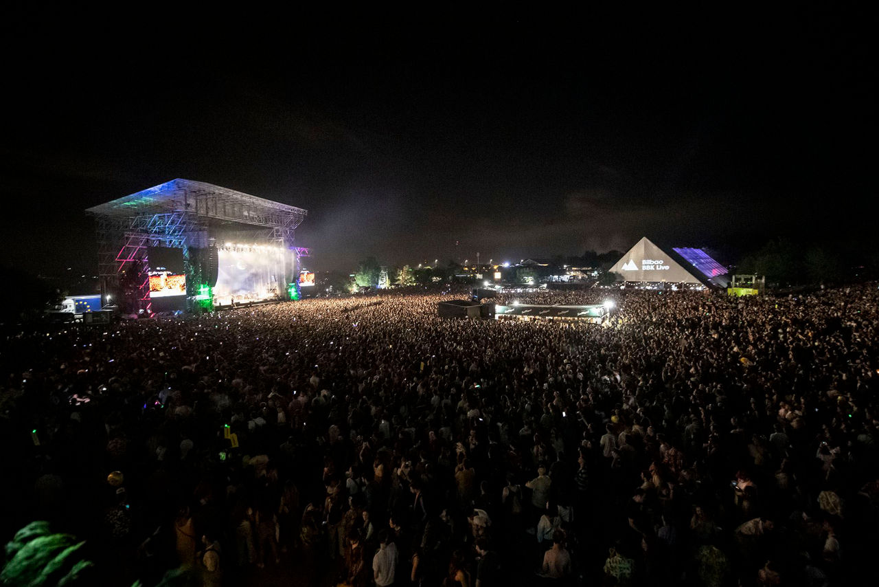 2023ko Bilbao BBK Live, Arctic Monkeys jotzen ari zela. Argazkia: Oscar_L_Tejeda