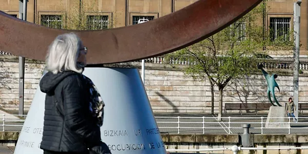 Banderas del Athletic Club en Bilbao. Foto: EFE