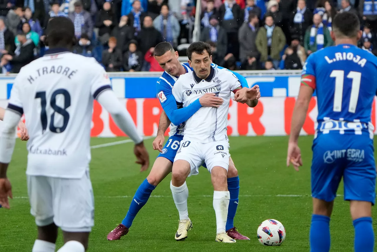 Reala eta Alavesen arteko derbi bateko artxiboko irudia