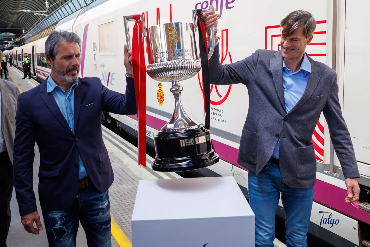 sevilla llegada de la copa del rey tren efe
