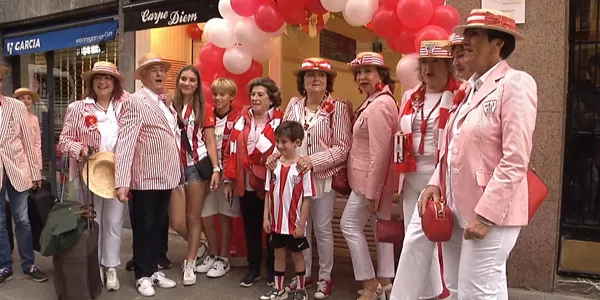Afición rojiblanca en Sevilla. EITB Media