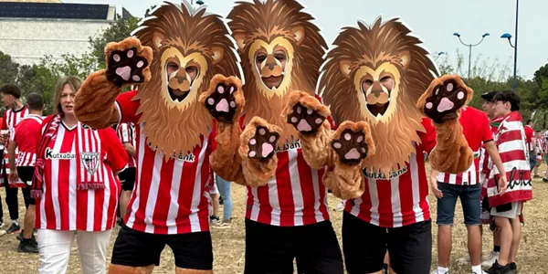 Afición rojiblanca en Sevilla. EITB
