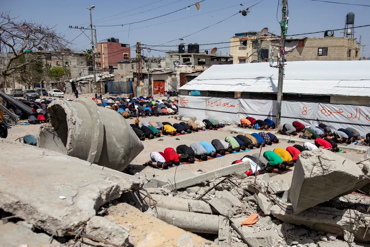 Ramadaneko azken ostiraleko errezuak Gazan EFE