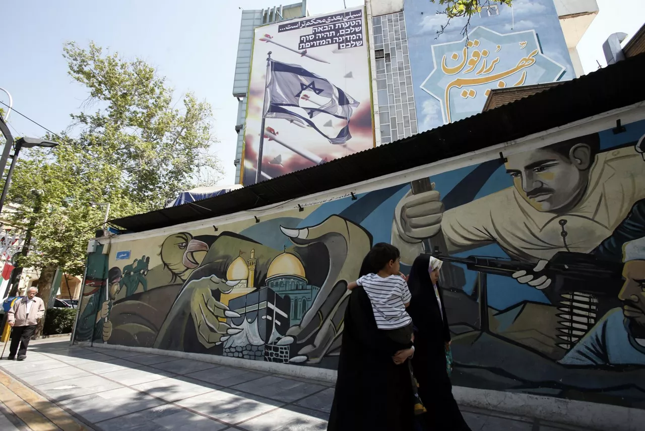 Iran murala Israel EFE