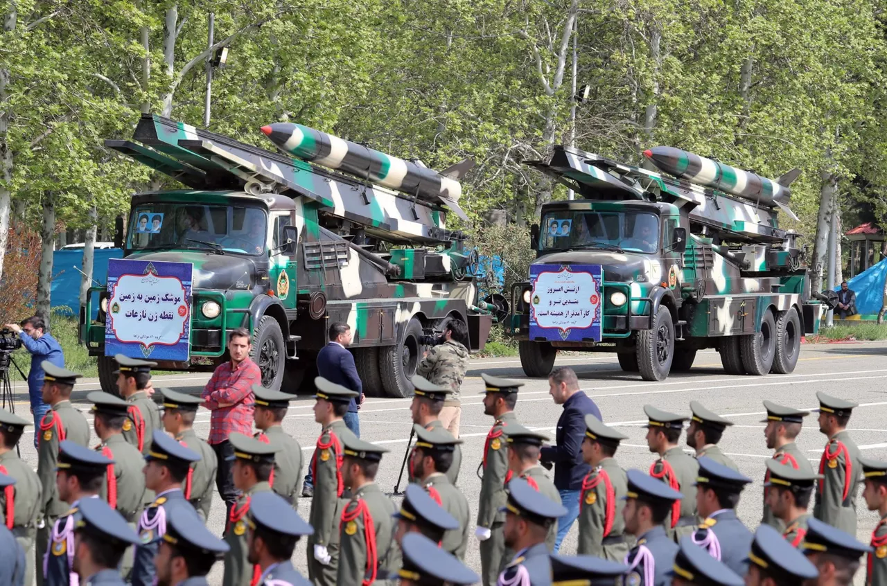Iran-desfile-militar-efe
