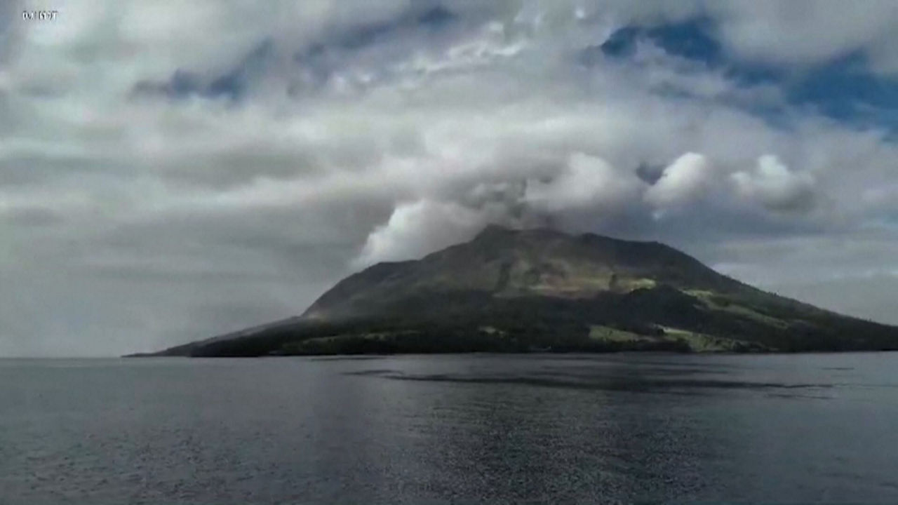 20240418123757_volcan-ruang-indonesia_