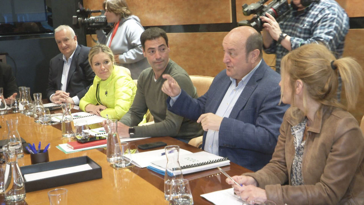 20240422175742_imanol-pradales-andoni-ortuzar-pnv_