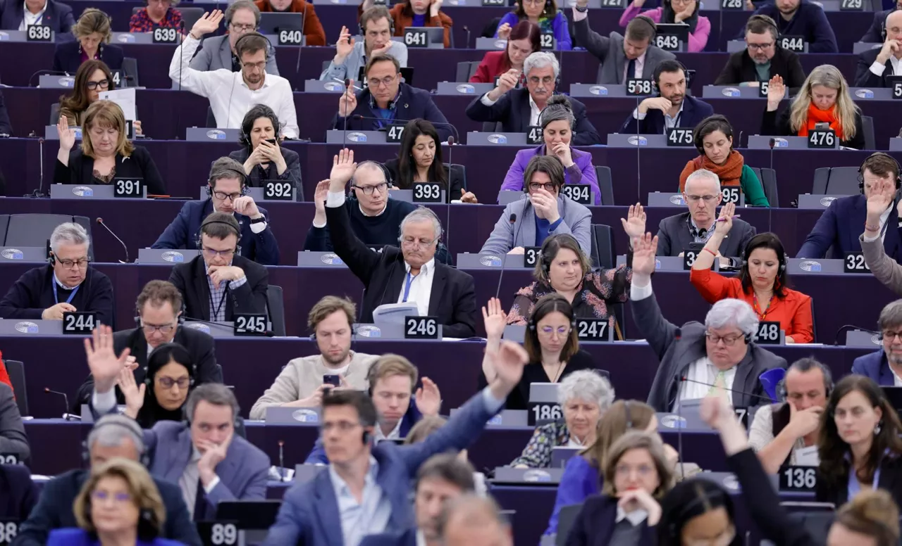 votacion-sesion-eurocamara-efe