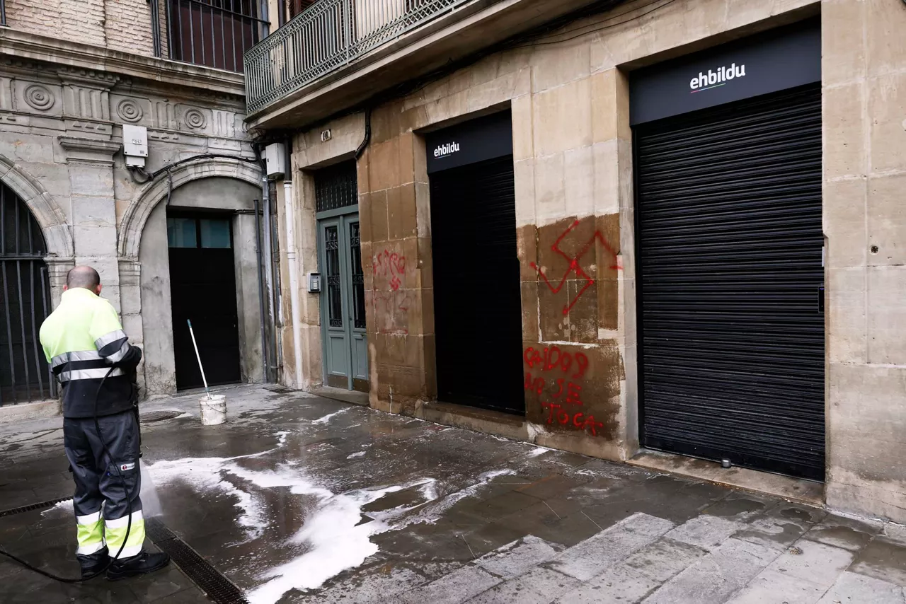 pintadas-fascistas-pamplona-efe