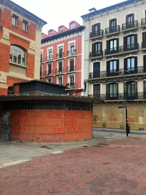 pamplona-sare-antifaxista-pintadas