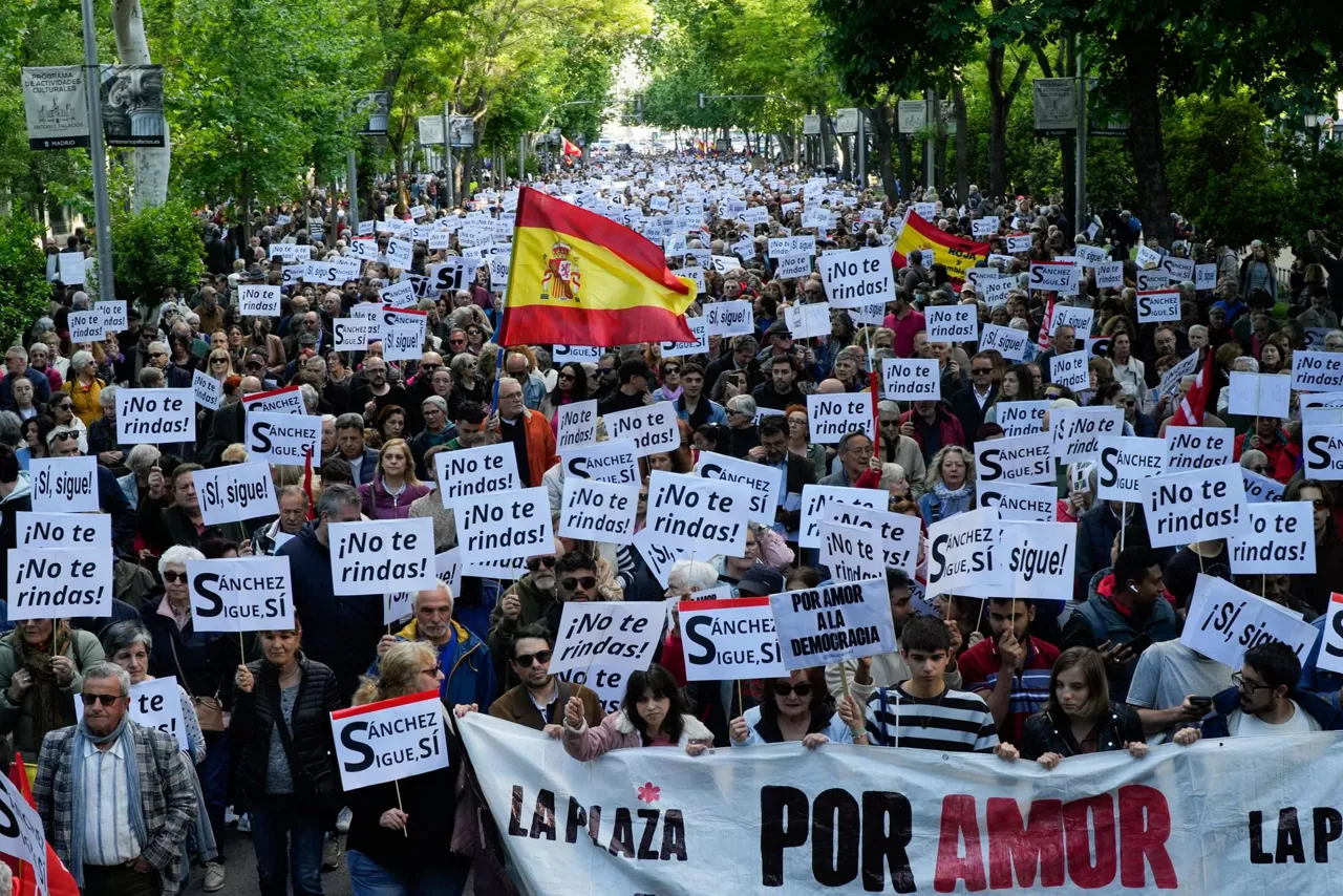 Sanchezen alde manifestazioa Madril EFE