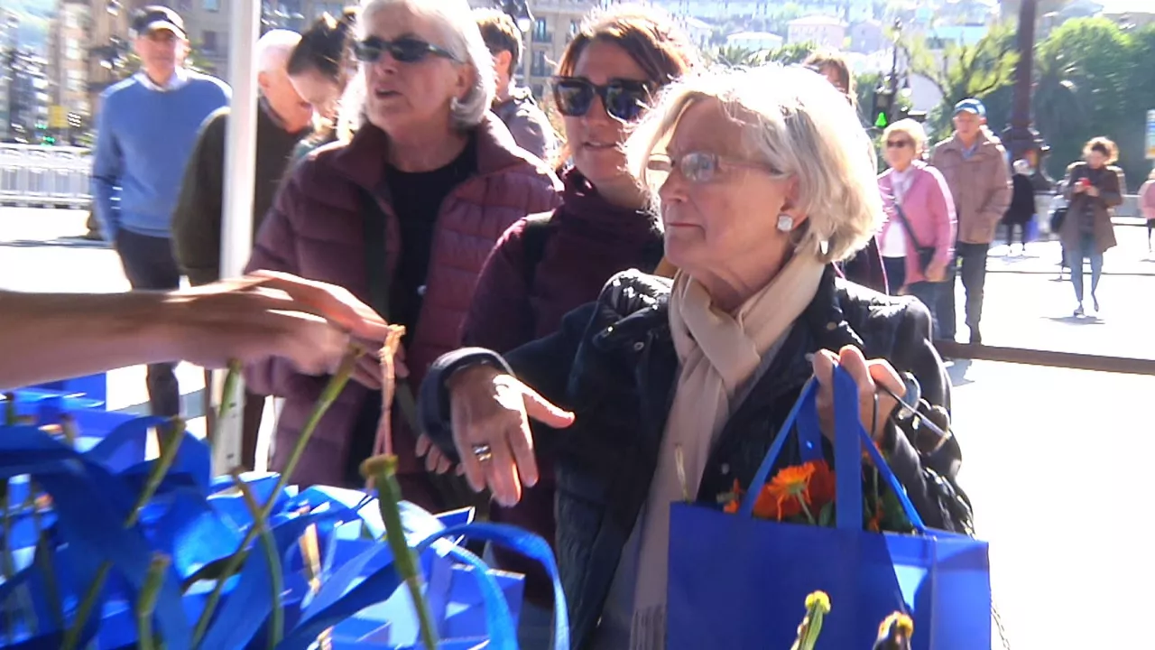 20240430161751_reparto-de-flores-en-donostia_