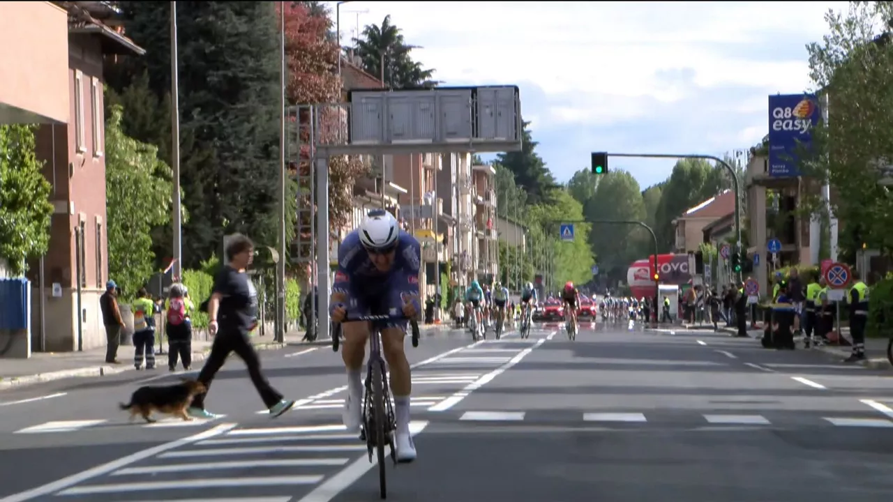 20240504171731_emakumea-txakurra-italiako-giroa_