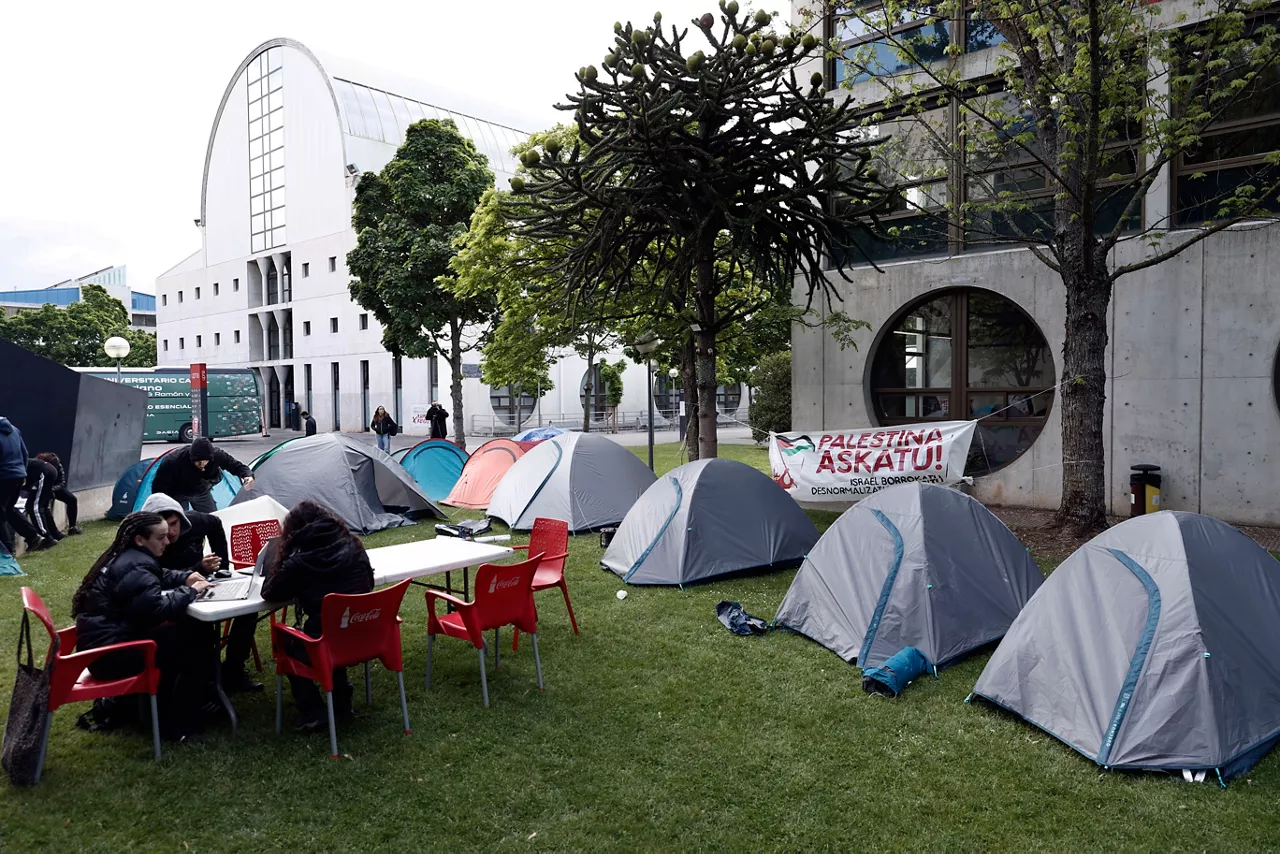 upna-acampada-protestas-palestina  kanpaldia Nafarroako Unibertsitate publikoa-efe