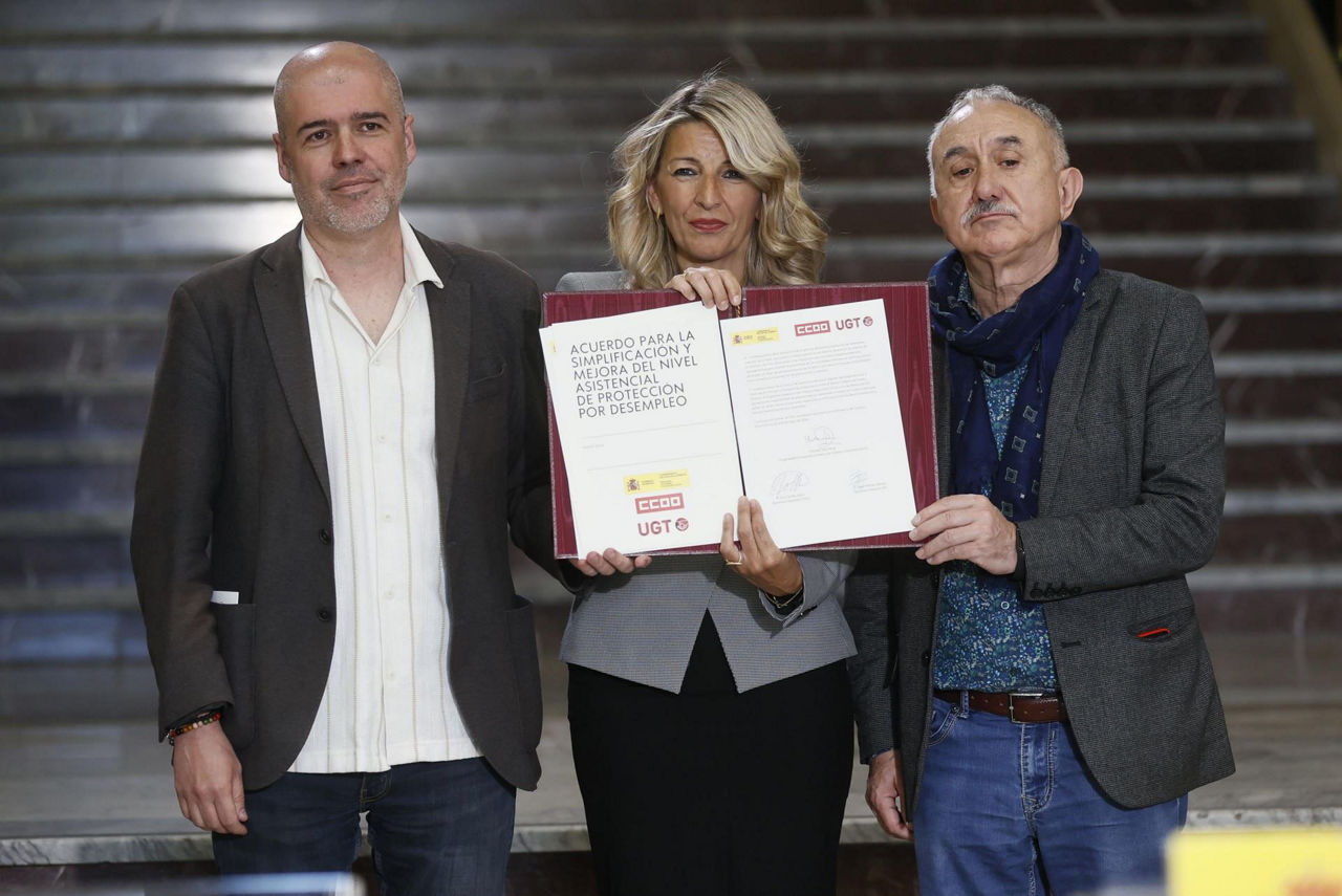 yolanda diaz unai sordo pepe alvarez acuerdo firma efe