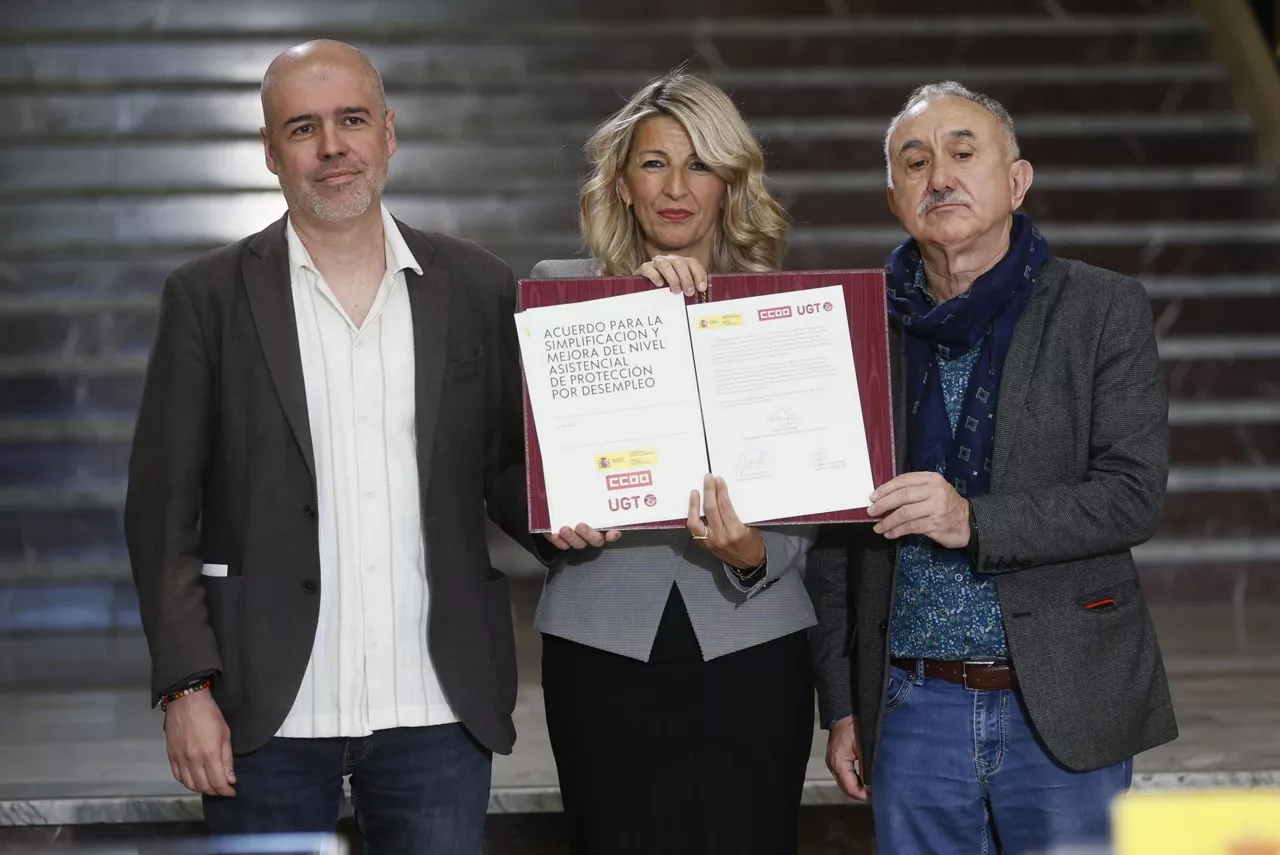 yolanda diaz unai sordo pepe alvarez acuerdo firma efe