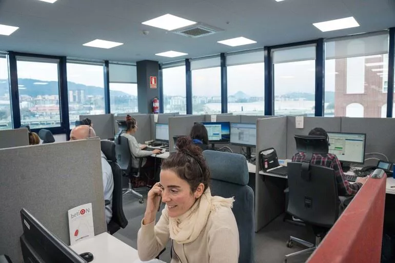betion servicio teleasistencia-laguntza-zerbitzua-irekia