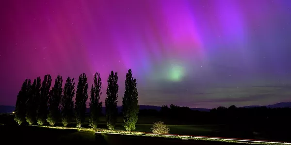 Aurora boreal en Suiza. Foto: EFE