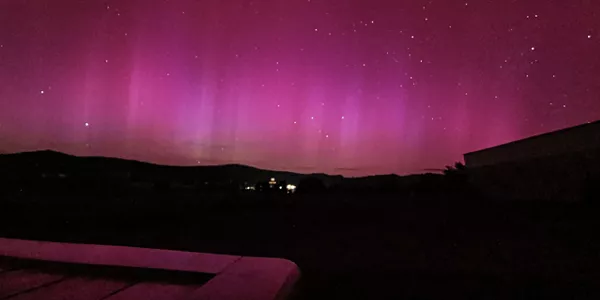 Aurora boreal en Yesa. Foto: José Ignacio Lizarraga