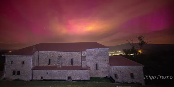 Aurora boreal en el Santuario de Oro (Zuia). Foto: Iñigo Fresno