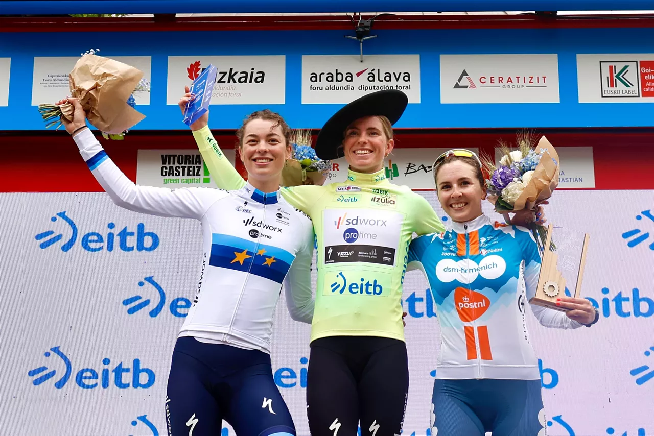 bredewold_vollering_labous_podium_itzuliawomen_2024_EFE