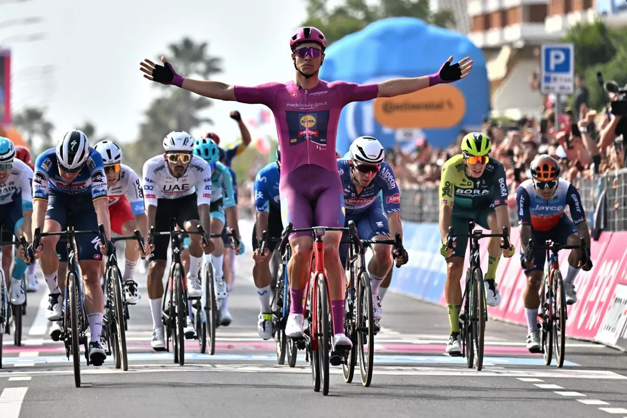 Jonathan Milanek garaipen argia eskuratu du, esprintean. Argazkia: EITB Media.